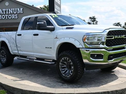 Used 2024 RAM 2500 Big Horn AWD/4WD image 3