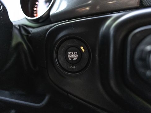 Used 2021 Jeep Wrangler Unlimited Sahara AWD/4WD image 15