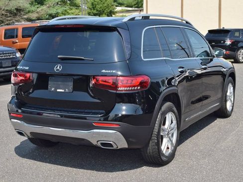 Used 2021 Mercedes-Benz GLB 250 4MATIC w/ Premium Package image 7