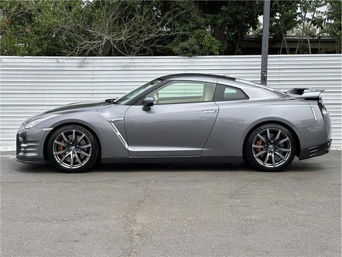 Used 2015 Nissan GT-R Premium AWD/4WD image 13