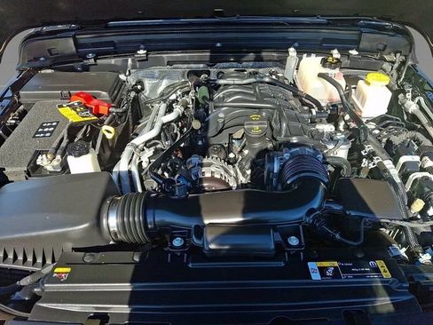 Used 2024 Jeep Gladiator Sport AWD/4WD image 32