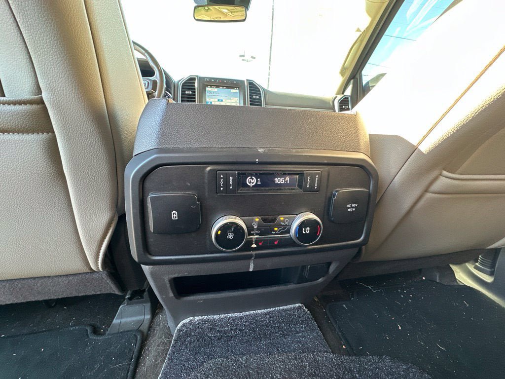 Used 2018 Ford Expedition Limited w/ Equipment Group 301A AWD/4WD image 16