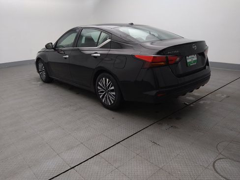 Used 2024 Nissan Altima 2.5 SV image 5