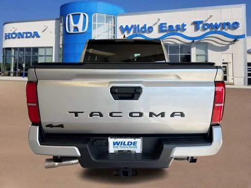 Used 2025 Toyota Tacoma SR5 image 7