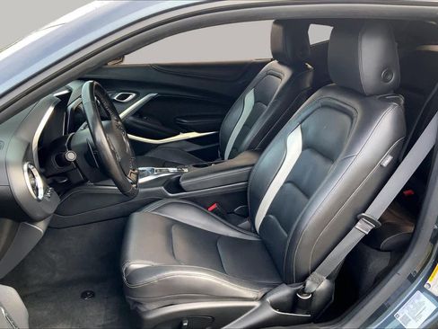 Used 2022 Chevrolet Camaro LT RWD image 7