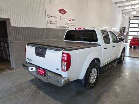 Used 2016 Nissan Frontier SV w/ SV Value Truck Package AWD/4WD image 3