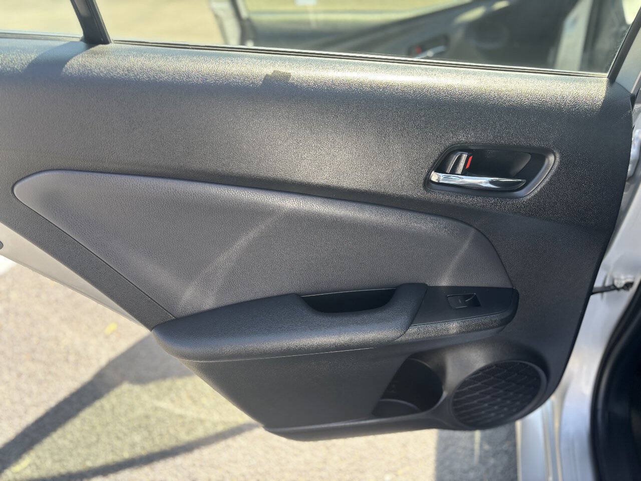 Used 2019 Toyota Prius LE w/ Carpet Mat Package FWD image 19