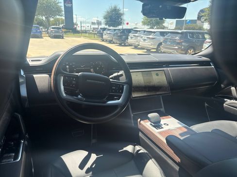 Used 2025 Land Rover Range Rover Autobiography AWD/4WD image 6