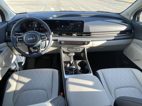 Certified 2026 Kia Carnival EX image 24