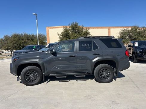 Used 2025 Toyota 4Runner SR5 image 7