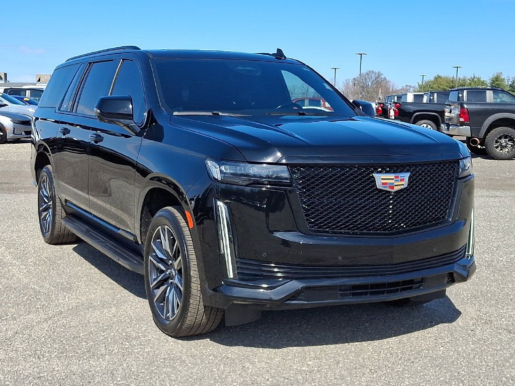 Used 2023 Cadillac Escalade ESV Sport AWD/4WD image 2