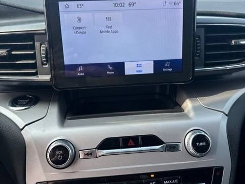 Used 2023 Ford Explorer XLT w/ Equipment Group 202A AWD/4WD image 21