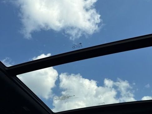 Used 2023 GMC Yukon SLT image 24