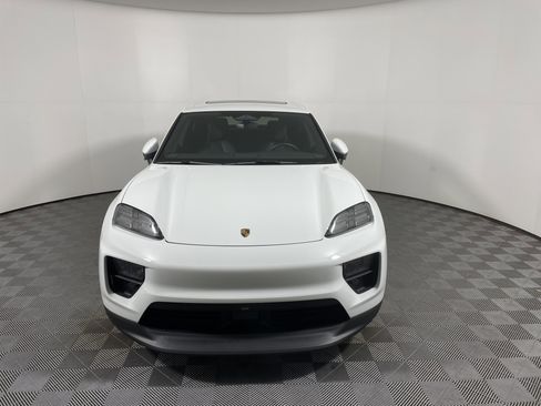 Used 2025 Porsche Macan Electric image 10