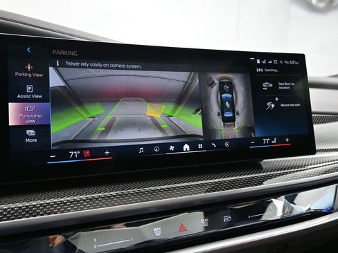 Used 2023 BMW 760i xDrive image 63