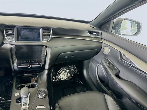 Used 2023 INFINITI QX55 Essential w/ Accent Package image 19