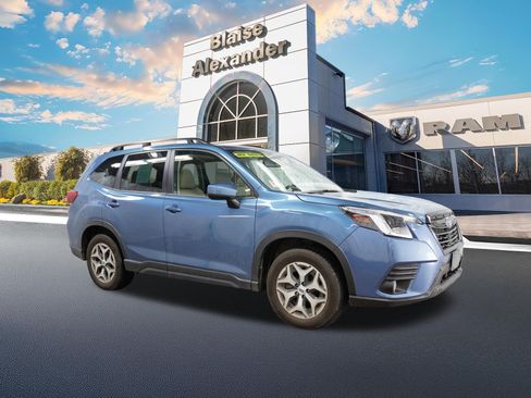 Used 2022 Subaru Forester Premium w/ Popular Package #3 AWD/4WD image 1