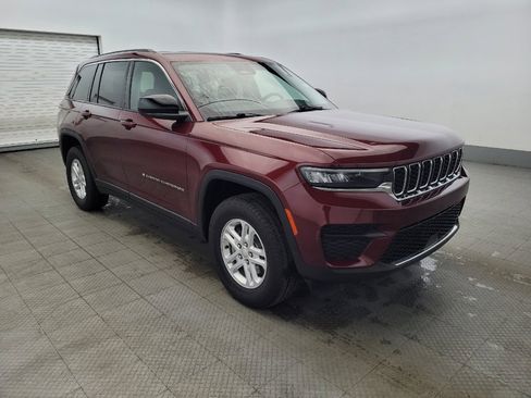 Used 2023 Jeep Grand Cherokee Laredo AWD/4WD image 13