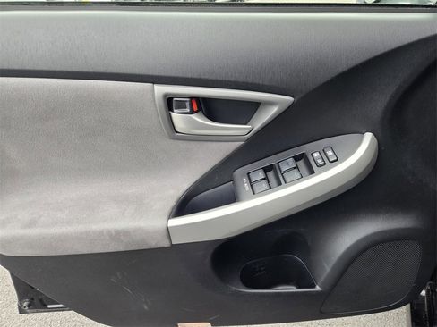 Used 2015 Toyota Prius Three image 16