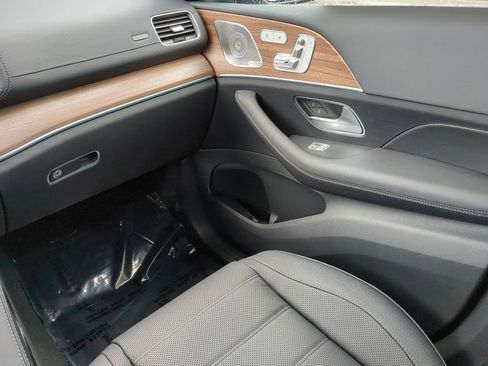 Used 2023 Mercedes-Benz GLS 450 4MATIC image 14