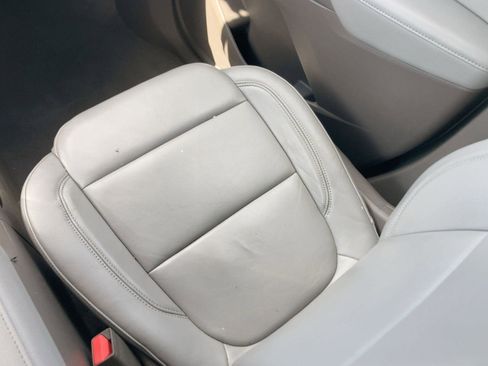 Used 2019 Chevrolet Traverse LT image 31