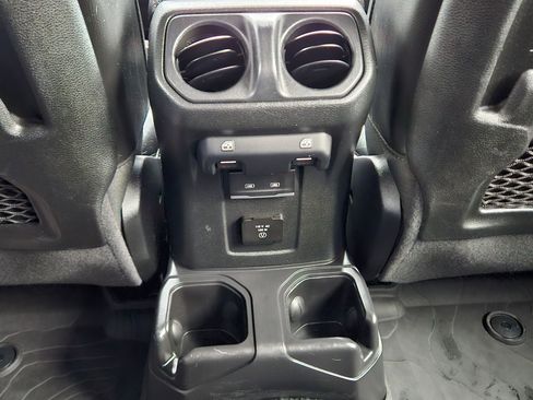 Used 2023 Jeep Wrangler Unlimited Rubicon w/ Steel Bumper Group image 28