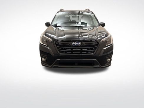 Used 2023 Subaru Forester Premium image 2