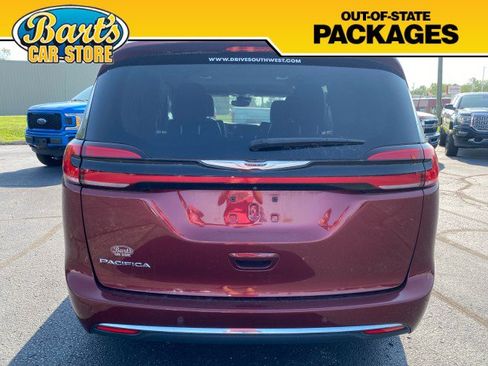Used 2022 Chrysler Pacifica Touring-L FWD image 5