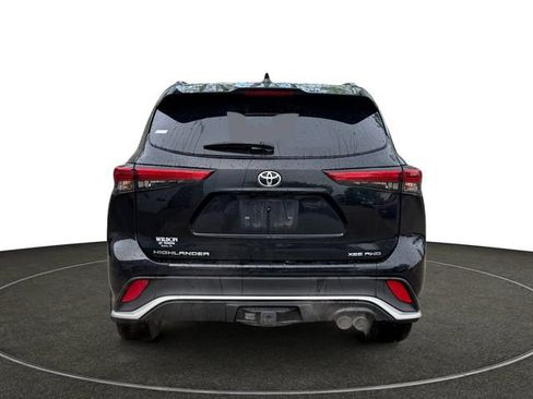 Used 2023 Toyota Highlander XSE AWD/4WD image 5