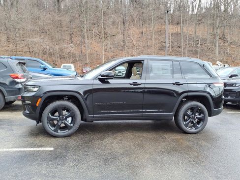 New 2025 Jeep Grand Cherokee Limited image 2