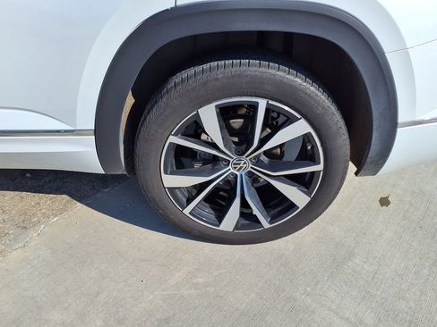 Used 2025 Volkswagen Atlas SEL Premium R-Line AWD/4WD image 10