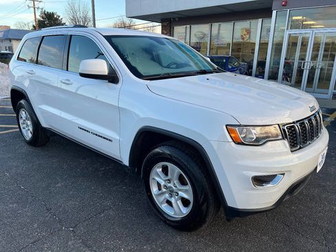 Used 2017 Jeep Grand Cherokee Laredo w/ Quick Order Package 23E image 4