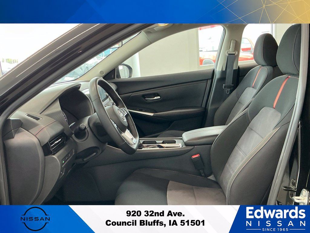 Used 2025 Nissan Sentra SR FWD image 20