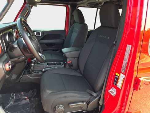 Used 2021 Jeep Wrangler Unlimited Sahara AWD/4WD image 12