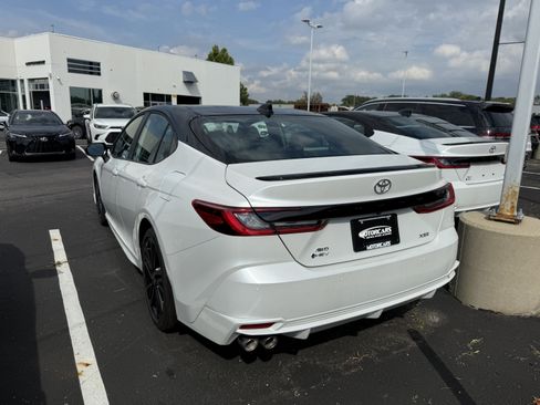 Used 2026 Toyota Camry XSE AWD/4WD image 3