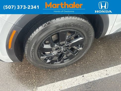 Used 2023 Kia Sorento S AWD/4WD image 9