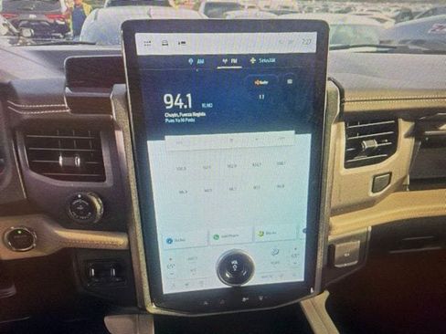 Used 2024 Ford Expedition Platinum RWD image 15