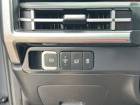Certified 2025 Hyundai Santa Fe Limited FWD image 21