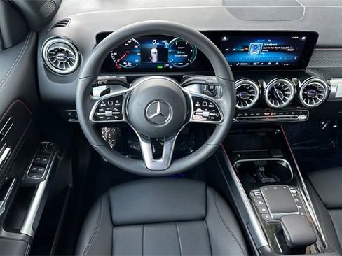 Used 2023 Mercedes-Benz EQB 300 4MATIC w/ Exclusive Package image 16