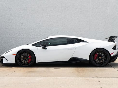 Used 2018 Lamborghini Huracan Performante image 8