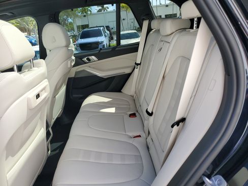 Used 2022 BMW X5 sDrive40i w/ M Sport Package image 13