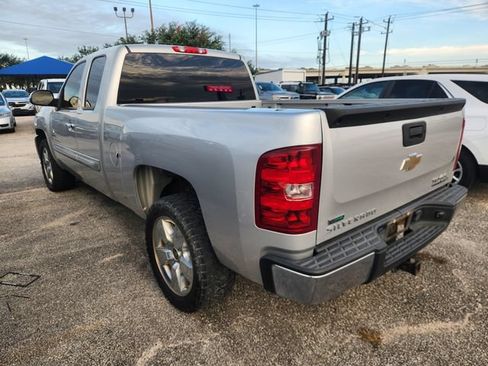 Used 2011 Chevrolet Silverado 1500 LT w/ Texas Edition RWD image 4