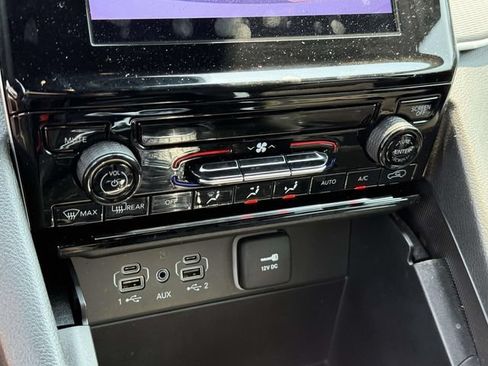 Used 2024 Jeep Grand Cherokee L Laredo AWD/4WD image 16