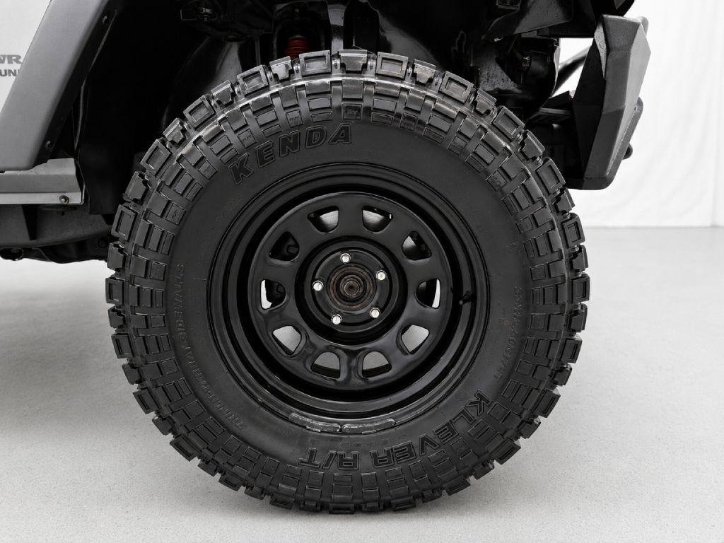 Used 2018 Jeep Wrangler Unlimited Sport AWD/4WD image 29