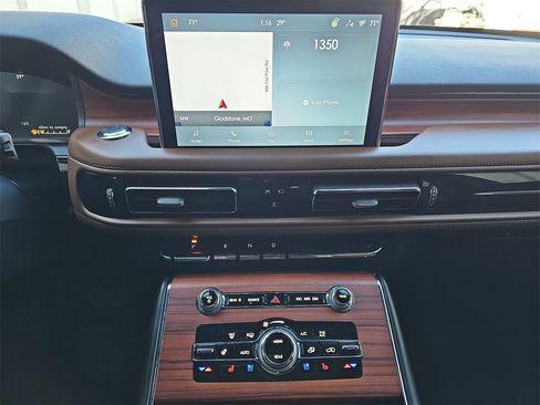 Used 2024 Lincoln Aviator Reserve w/ Equipment Group 201A image 27