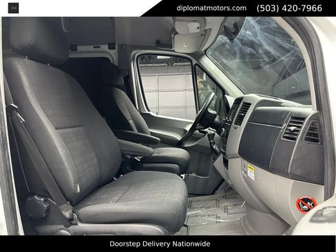 Used 2017 Mercedes-Benz Sprinter 2500 image 20