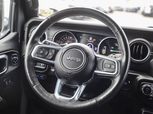 Used 2023 Jeep Wrangler Unlimited Sahara w/ Cold Weather Group AWD/4WD image 14