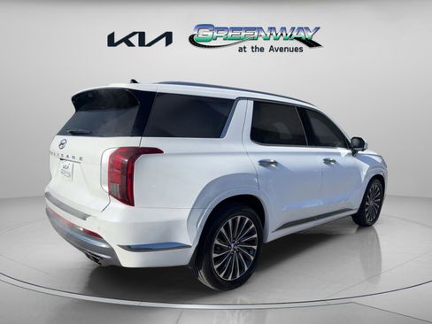 Used 2024 Hyundai Palisade Calligraphy image 4
