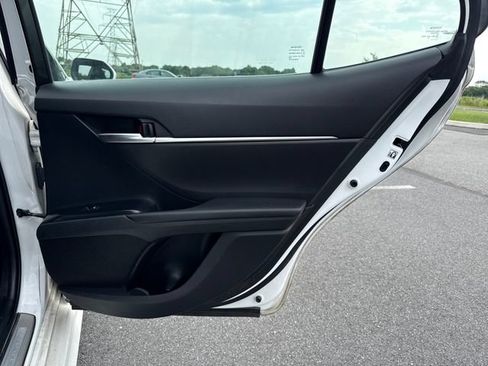 Used 2018 Toyota Camry SE w/ Protection Package (Q2) FWD image 16