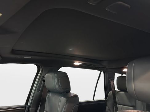 Used 2025 Toyota Sequoia Platinum AWD/4WD image 39